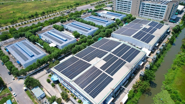 Đầu Tư Điện Mặt Trời Áp Mái Cho Nhà Máy: Lợi Nhuận & ESG